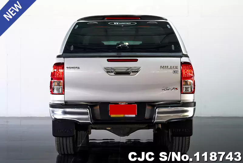 Toyota Hilux in Silver for Sale Image 5
