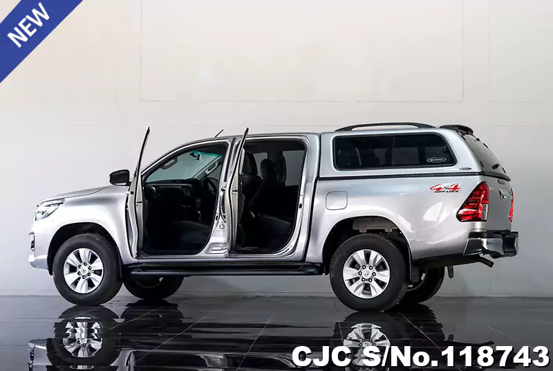 Toyota Hilux in Silver for Sale Image 9