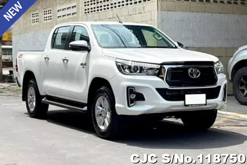 Toyota Hilux in White for Sale Image 0