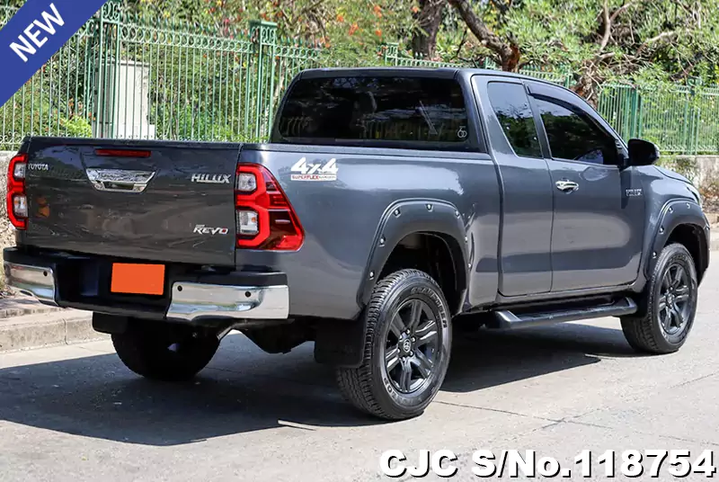 Toyota Hilux in Gray for Sale Image 2