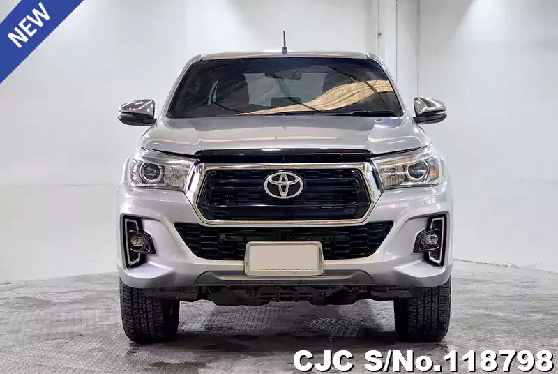 Toyota Hilux in Silver for Sale Image 3