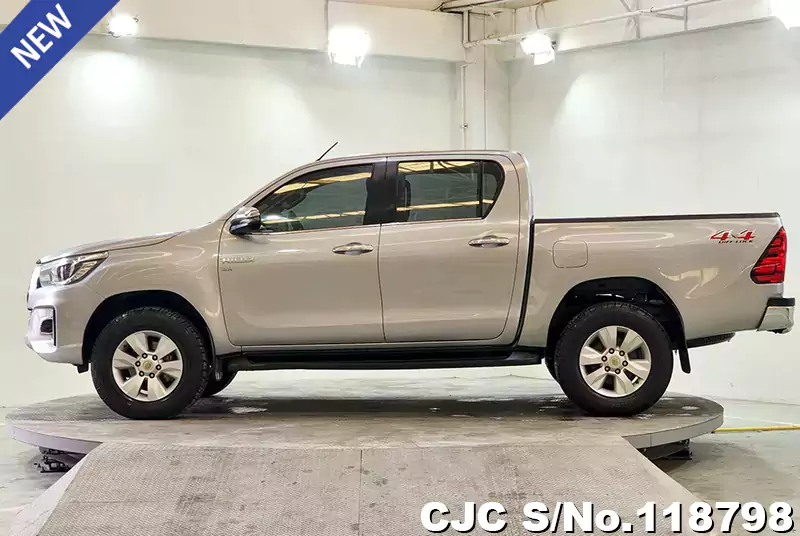 Toyota Hilux in Silver for Sale Image 6