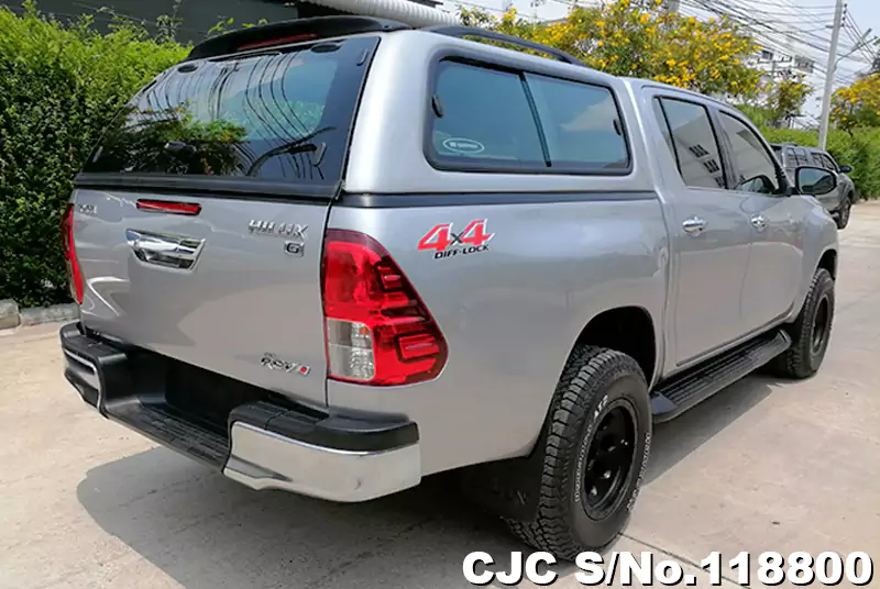 Toyota Hilux in Silver for Sale Image 2