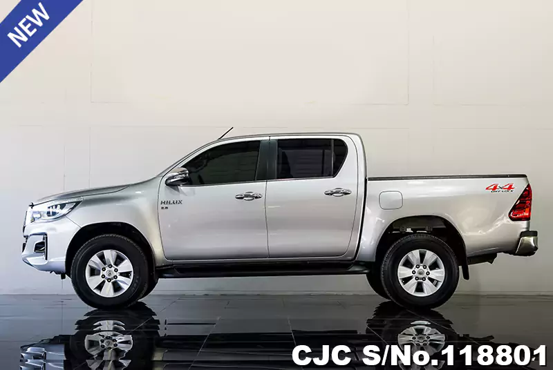 Toyota Hilux in Silver for Sale Image 6