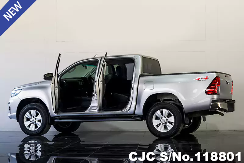 Toyota Hilux in Silver for Sale Image 8