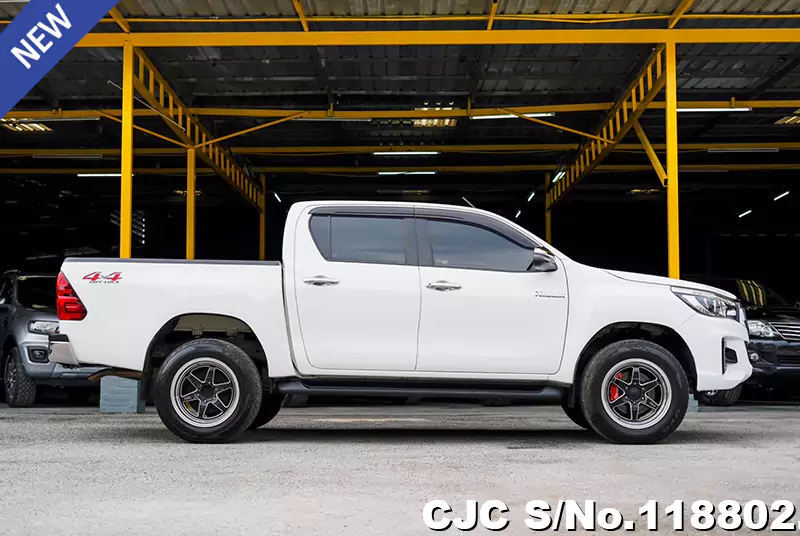 Toyota Hilux in White for Sale Image 6