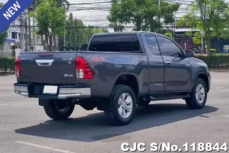 Toyota Hilux in Gray for Sale Image 2