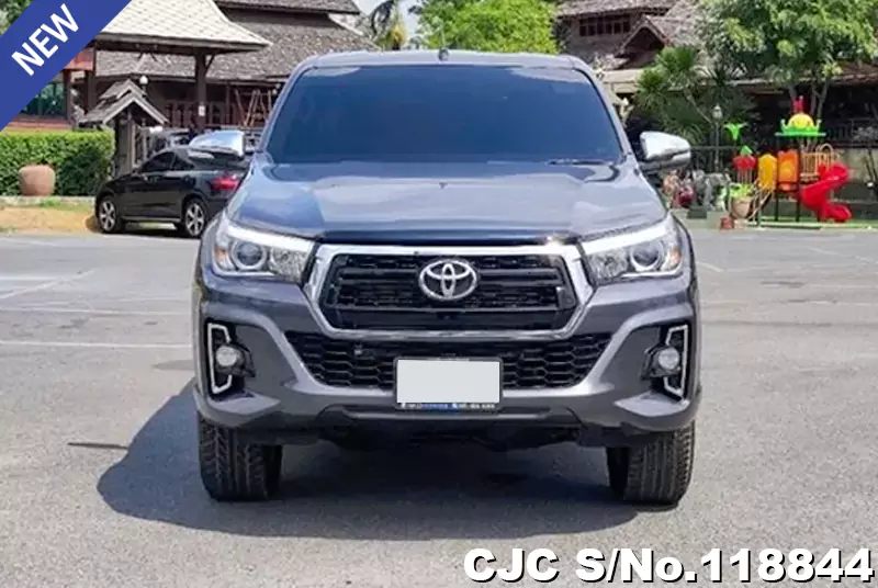 Toyota Hilux in Gray for Sale Image 4