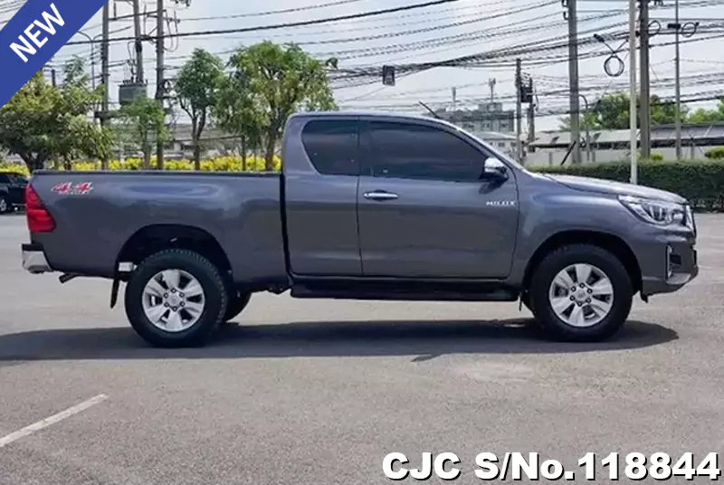 Toyota Hilux in Gray for Sale Image 6