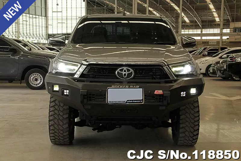 Toyota Hilux in Gray for Sale Image 4