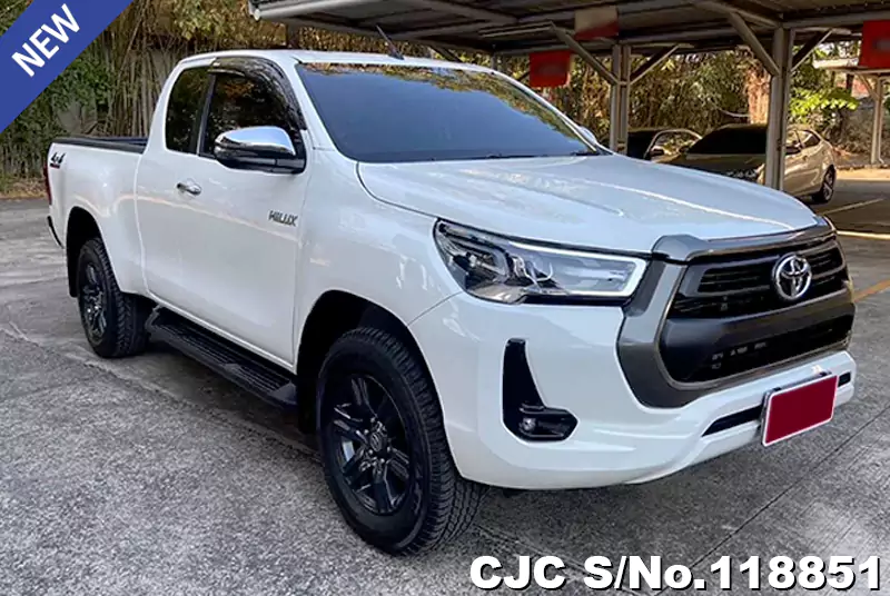 Toyota Hilux in White for Sale Image 0