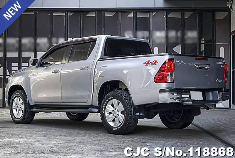 Toyota Hilux in Silver for Sale Image 1