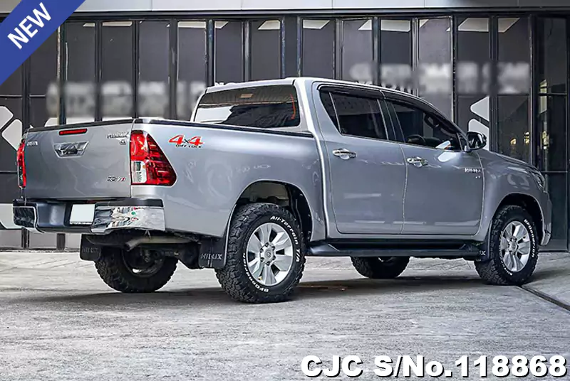 Toyota Hilux in Silver for Sale Image 2