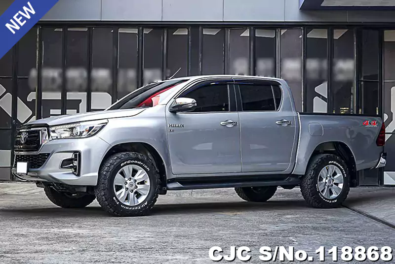 Toyota Hilux in Silver for Sale Image 3