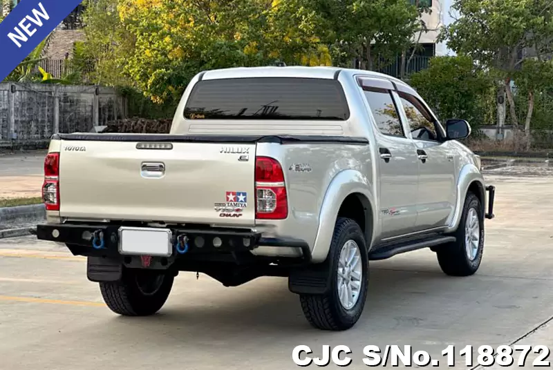 Toyota Hilux in Silver for Sale Image 2