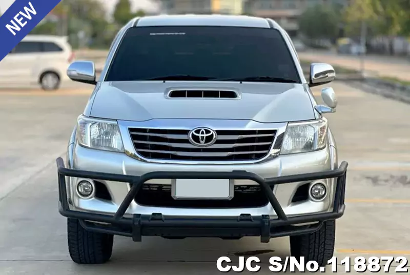 Toyota Hilux in Silver for Sale Image 4