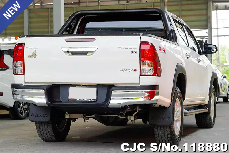 Toyota Hilux in White for Sale Image 1