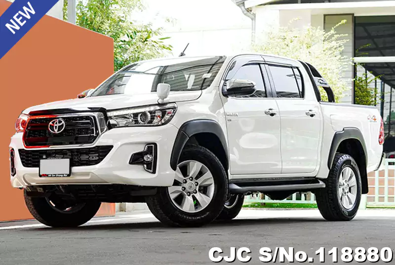 Toyota Hilux in White for Sale Image 2