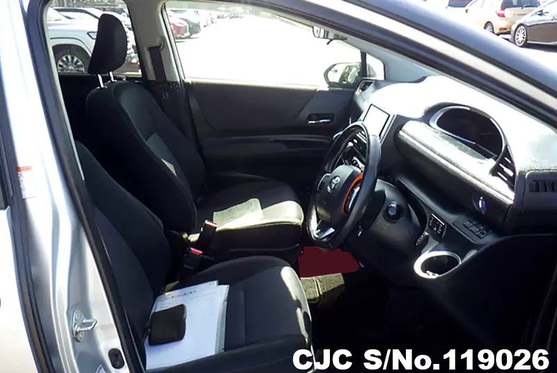 Toyota Sienta in Silver for Sale Image 10