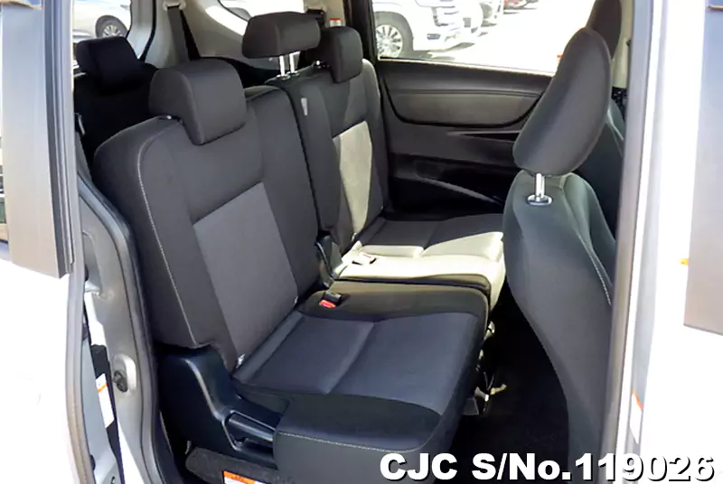 Toyota Sienta in Silver for Sale Image 12