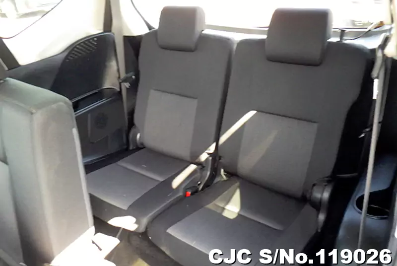 Toyota Sienta in Silver for Sale Image 15