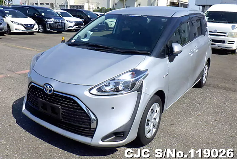 Toyota Sienta in Silver for Sale Image 3