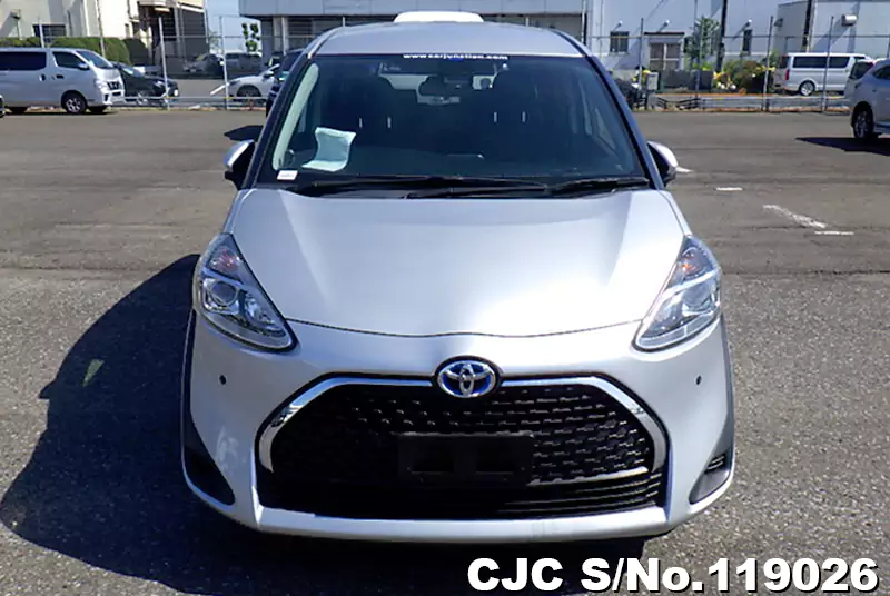 Toyota Sienta in Silver for Sale Image 4