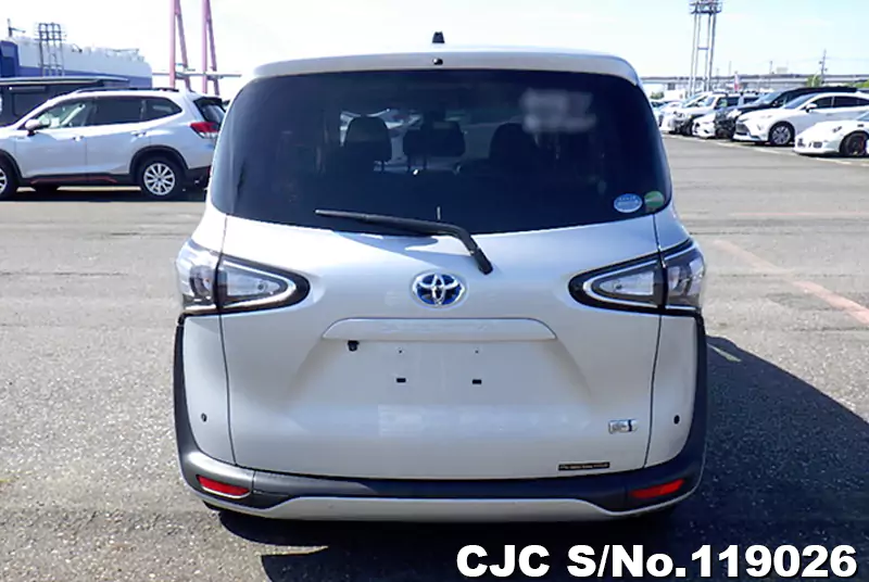 Toyota Sienta in Silver for Sale Image 5