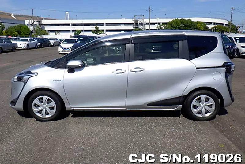 Toyota Sienta in Silver for Sale Image 7