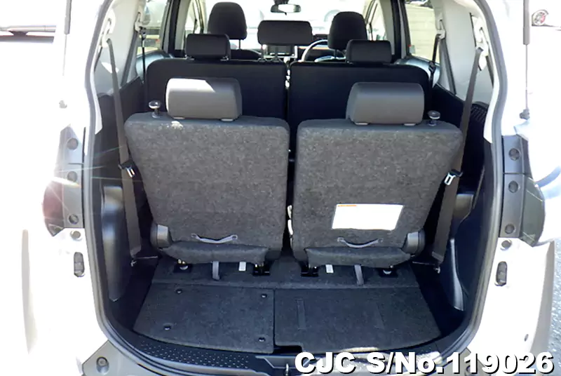 Toyota Sienta in Silver for Sale Image 8