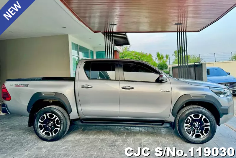 Toyota Hilux in Silver Metallic for Sale Image 4
