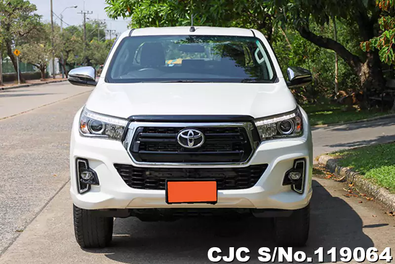 Toyota Hilux in White for Sale Image 4