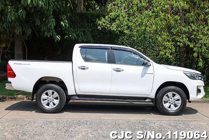 Toyota Hilux in White for Sale Image 6