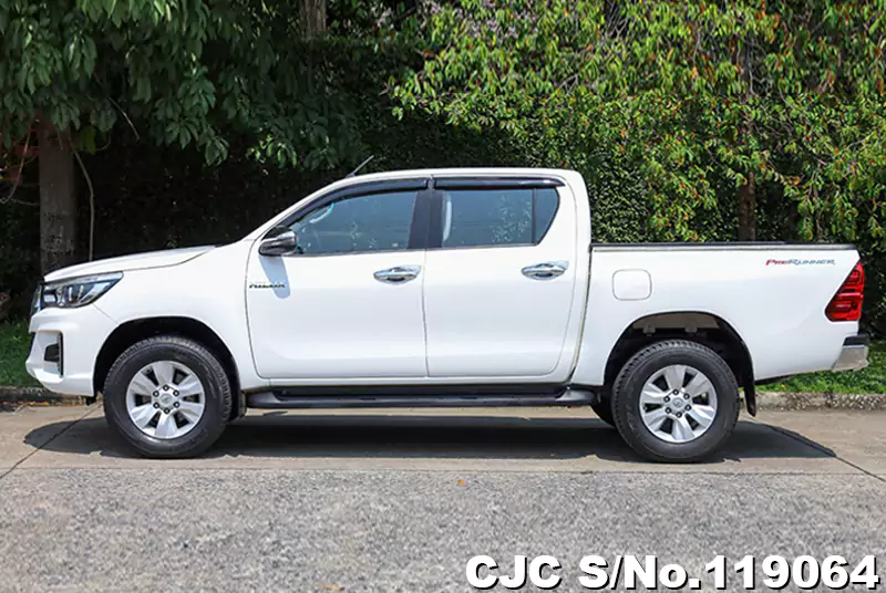 Toyota Hilux in White for Sale Image 7