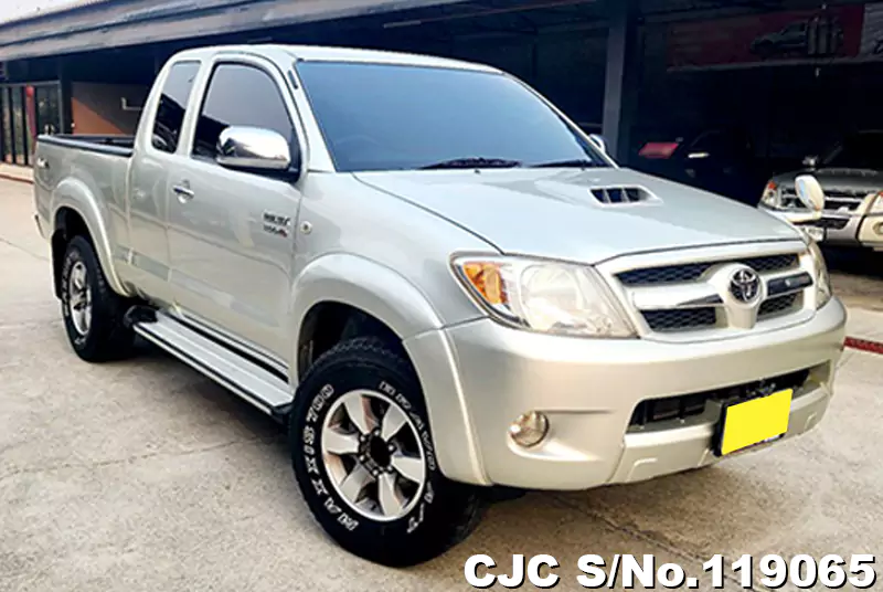 Toyota Hilux in Beige for Sale Image 0