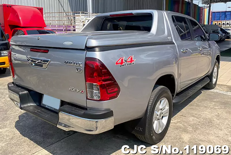 Toyota Hilux in Silver for Sale Image 2