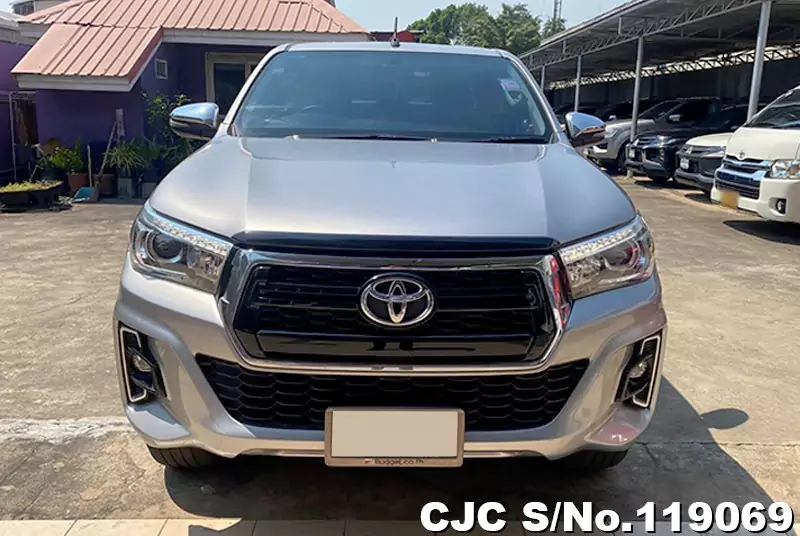 Toyota Hilux in Silver for Sale Image 4