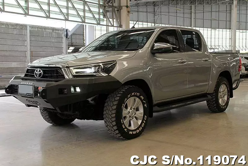 Toyota Hilux in Gray for Sale Image 3