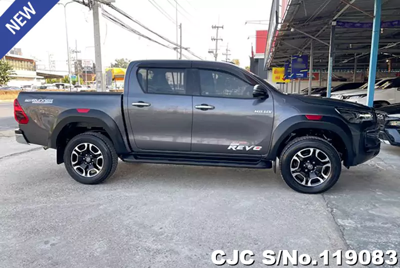 Toyota Hilux in Gray for Sale Image 6