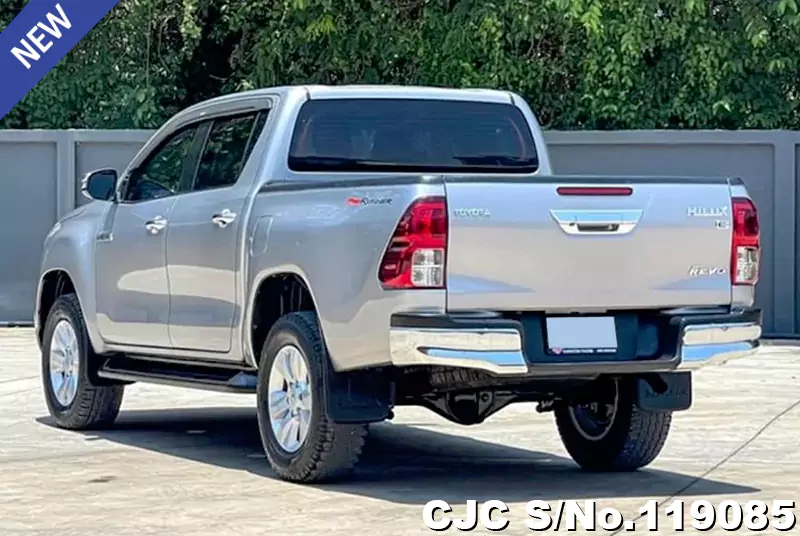 Toyota Hilux in Silver for Sale Image 1