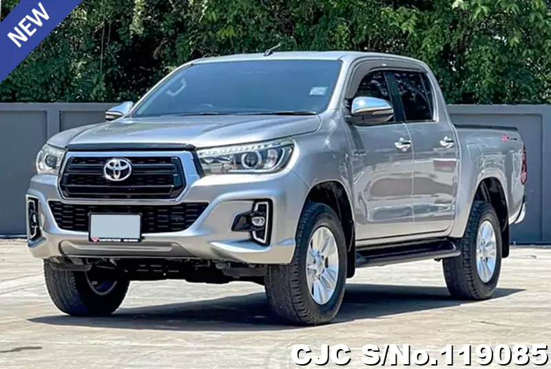 Toyota Hilux in Silver for Sale Image 3