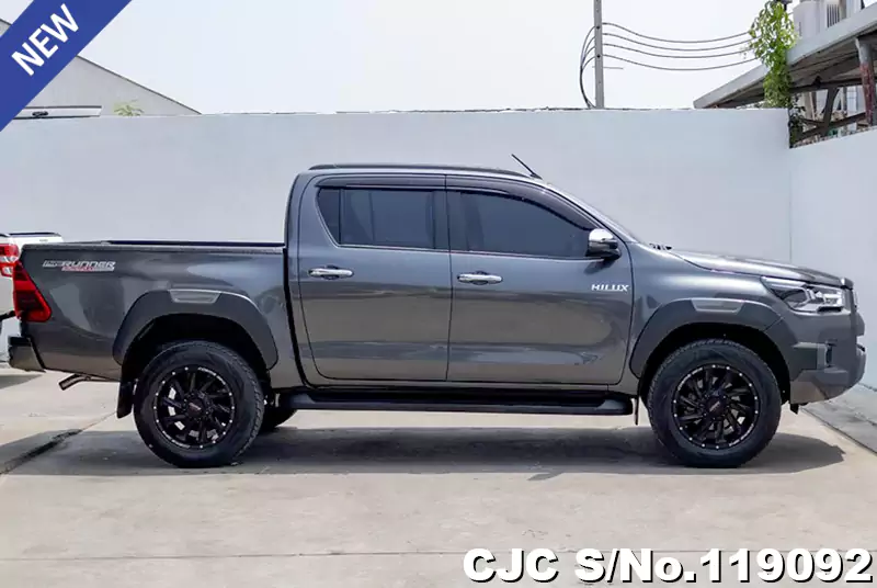 Toyota Hilux in Gray for Sale Image 6