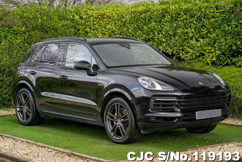 Porsche / Cayenne 2021