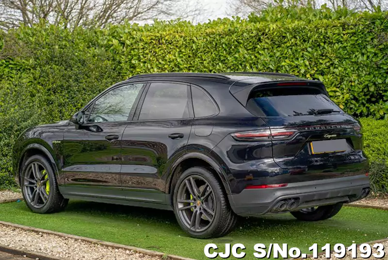 Porsche Cayenne in Black for Sale Image 1