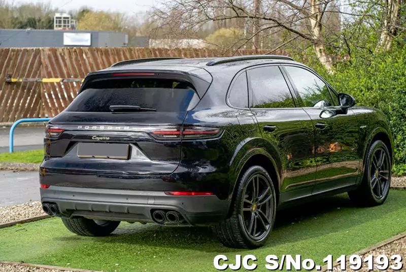 Porsche Cayenne in Black for Sale Image 2