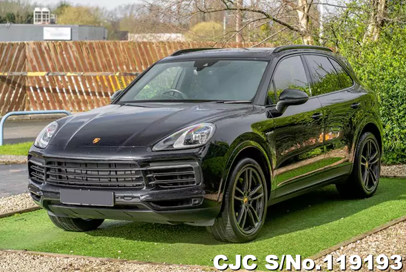 Porsche Cayenne in Black for Sale Image 3