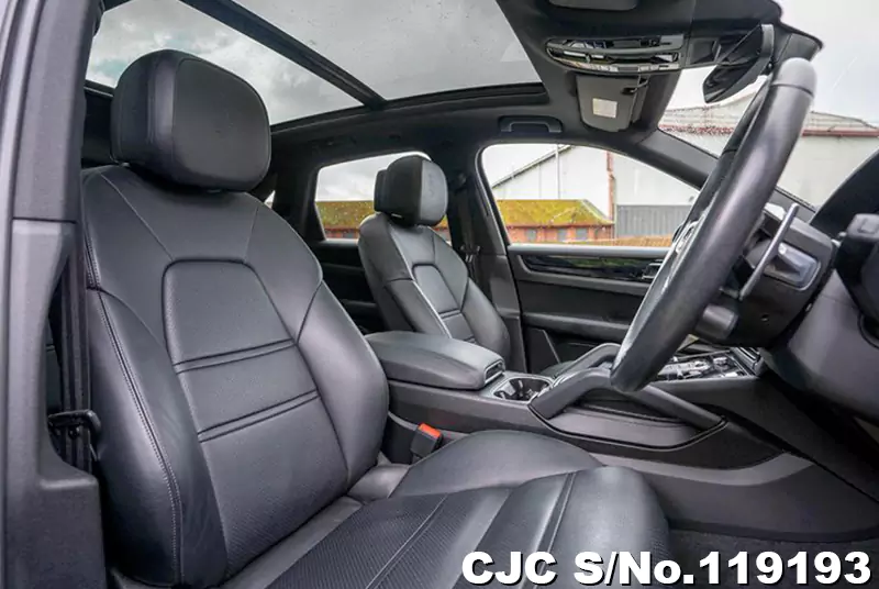Porsche Cayenne in Black for Sale Image 12