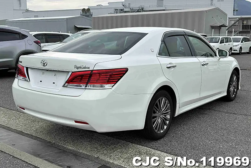 2016 Toyota Crown White for sale | Stock No. 119969 | Japanese