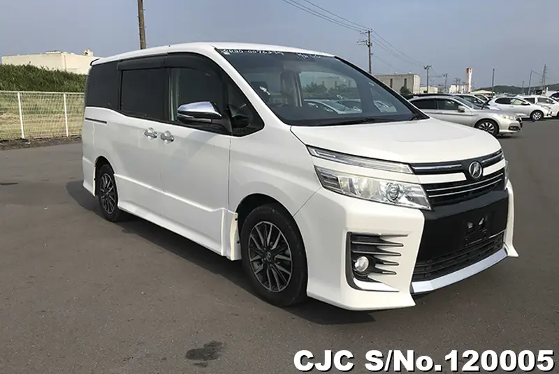 Toyota / Voxy 2015