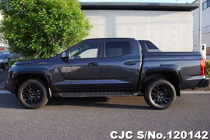 Mitsubishi Triton in Black for Sale Image 4